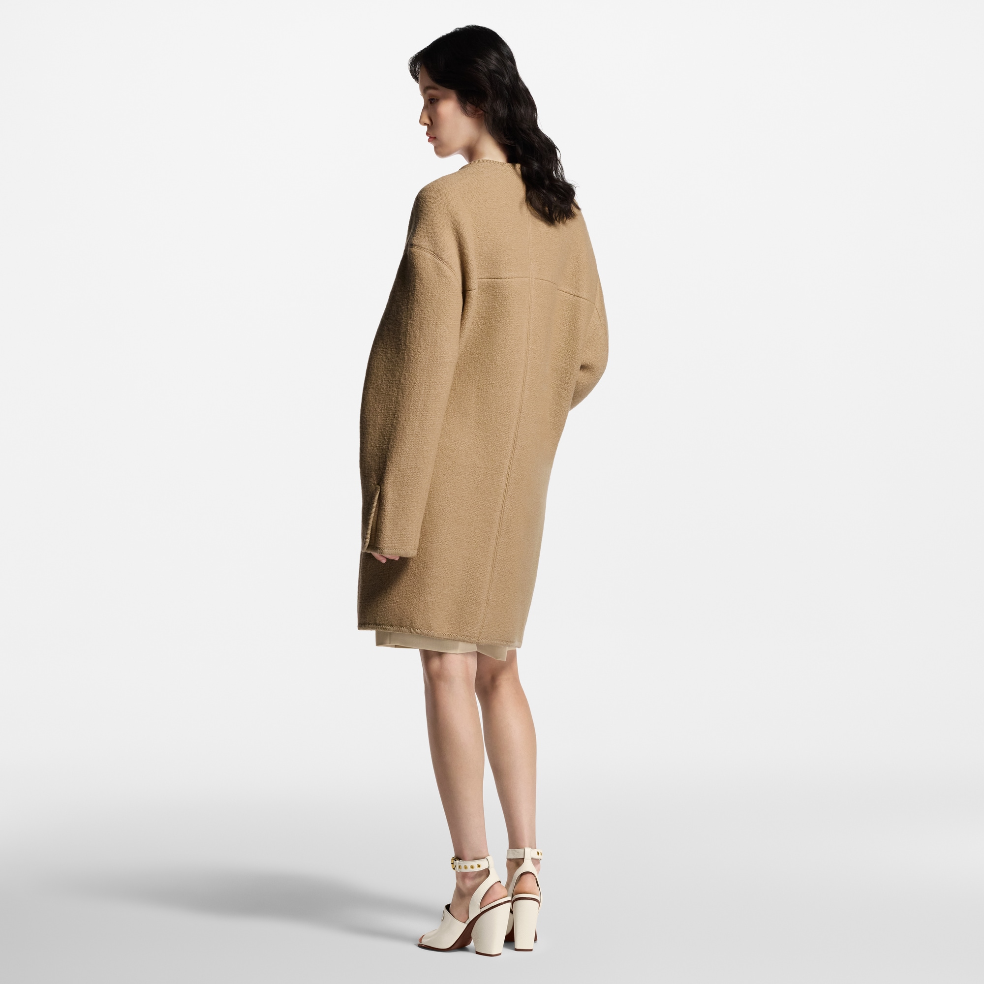 Abrigo de corte cuadrado con mosquetón  Mujer Prêt-à-Porter Abrigos y chaquetas | LOUIS VUITTON (Zoom de producto)