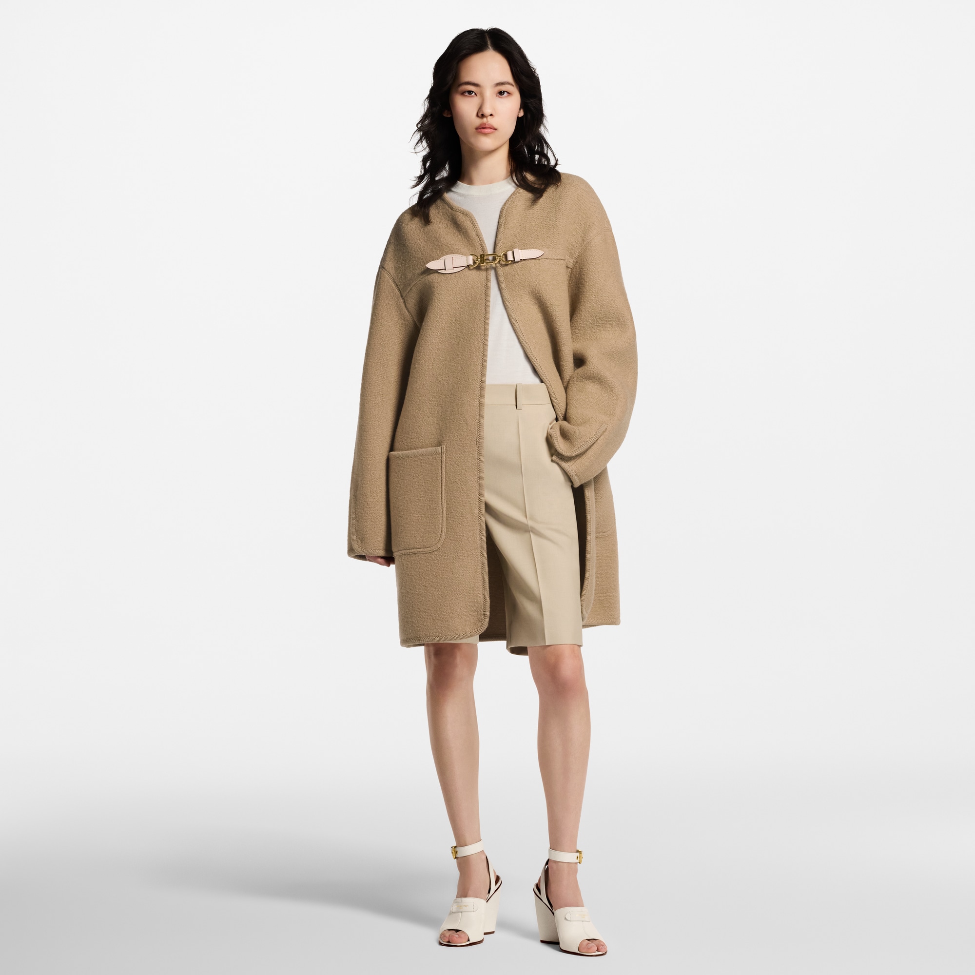 Abrigo de corte cuadrado con mosquetón  Mujer Prêt-à-Porter Abrigos y chaquetas | LOUIS VUITTON (Zoom de producto)