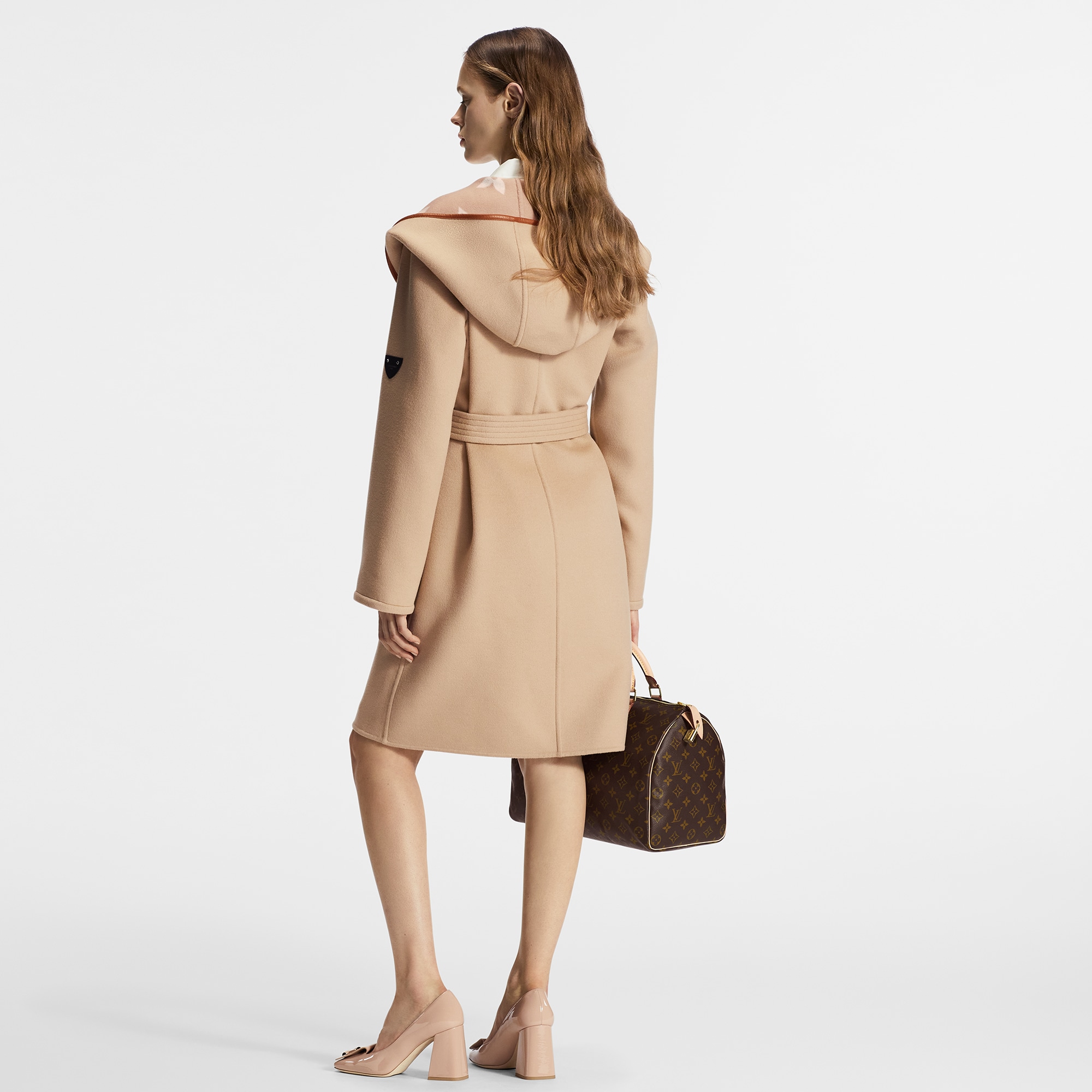 Abrigo envolvente con cinturón y capucha  Mujer Prêt-à-Porter Abrigos y chaquetas | LOUIS VUITTON (Zoom de producto)