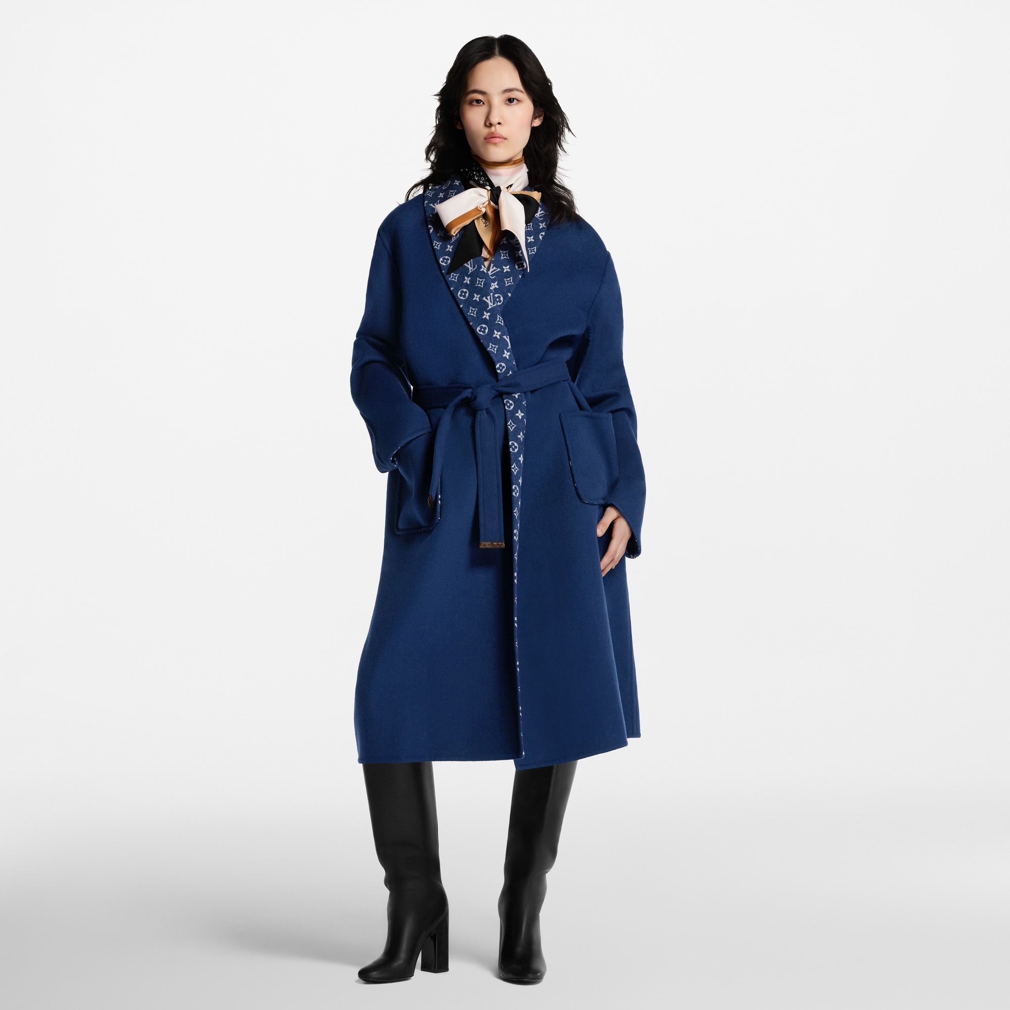 Abrigo envolvente con motivo distintivo  Mujer Prêt-à-Porter Abrigos y chaquetas | LOUIS VUITTON (Zoom de producto)