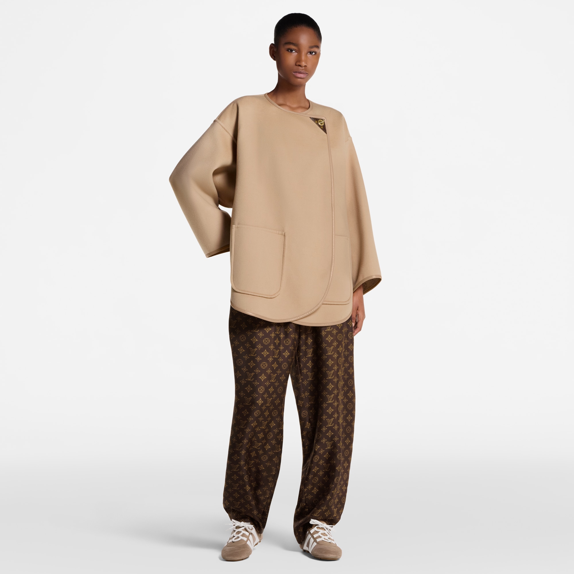 Abrigo largo de doble cara con alamar  Mujer Prêt-à-Porter Abrigos y chaquetas | LOUIS VUITTON (Zoom de producto)