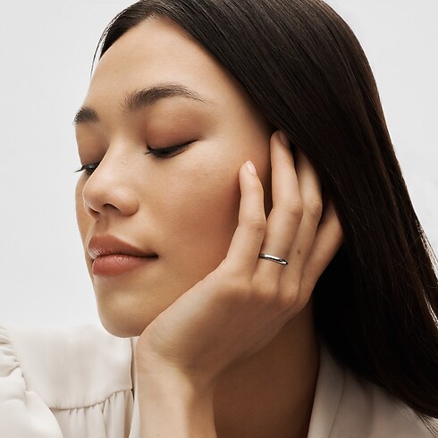 Alianza LV Diamonds en platino de 2,5 mm Joyería Categorías Wedding Bands | LOUIS VUITTON (Zoom de producto)