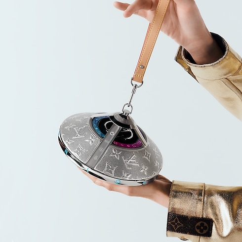 Altavoz Louis Vuitton Horizon Light Up plateado Baúles, Viaje y Hogar Accesorios tecnológicos Audio, relojes conectados y accesorios | LOUIS VUITTON (Zoom de producto)