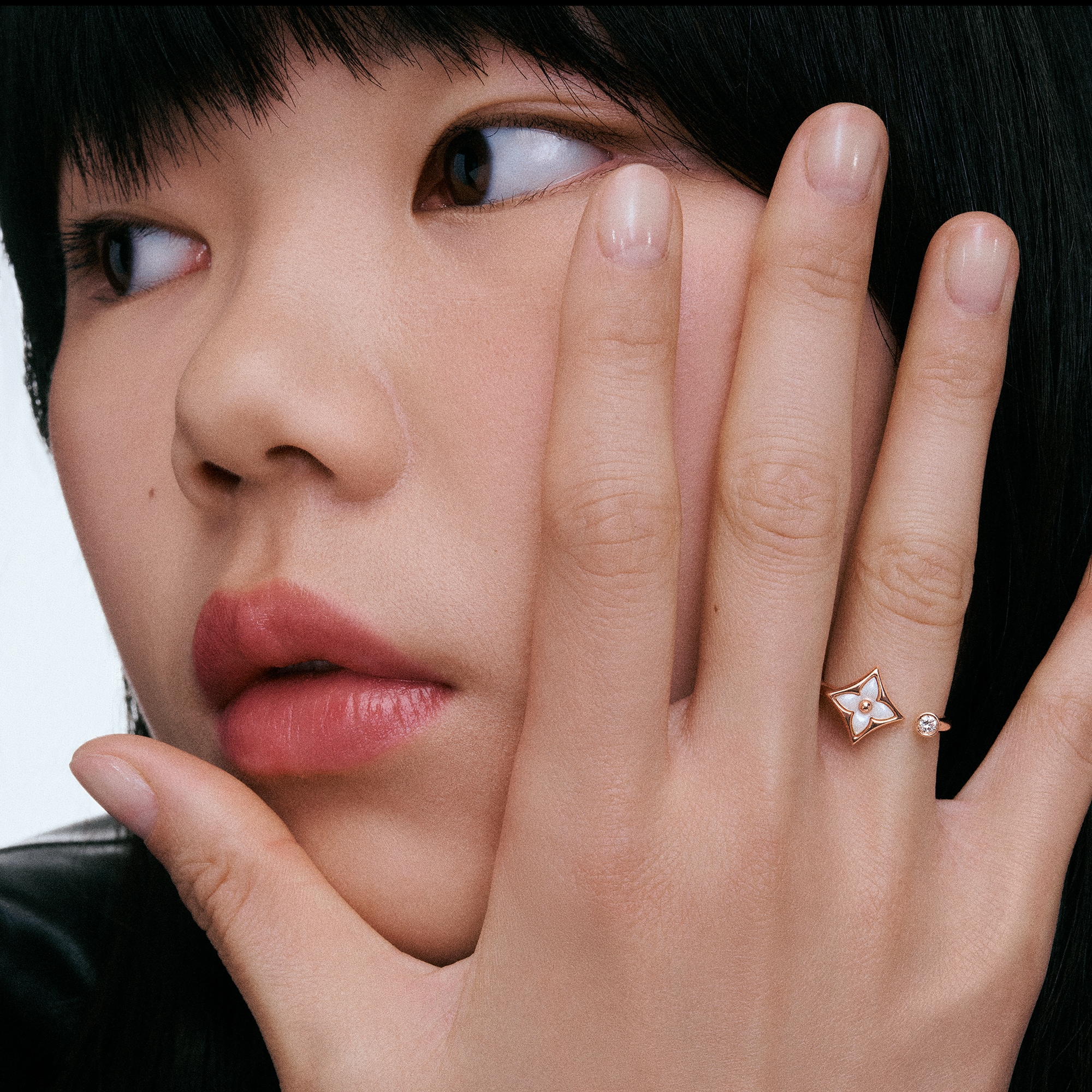 Anillo Color Blossom Mini Star de oro rosa, nácar blanco y diamante  Joyería Categorías Joyería | LOUIS VUITTON (Zoom de producto)