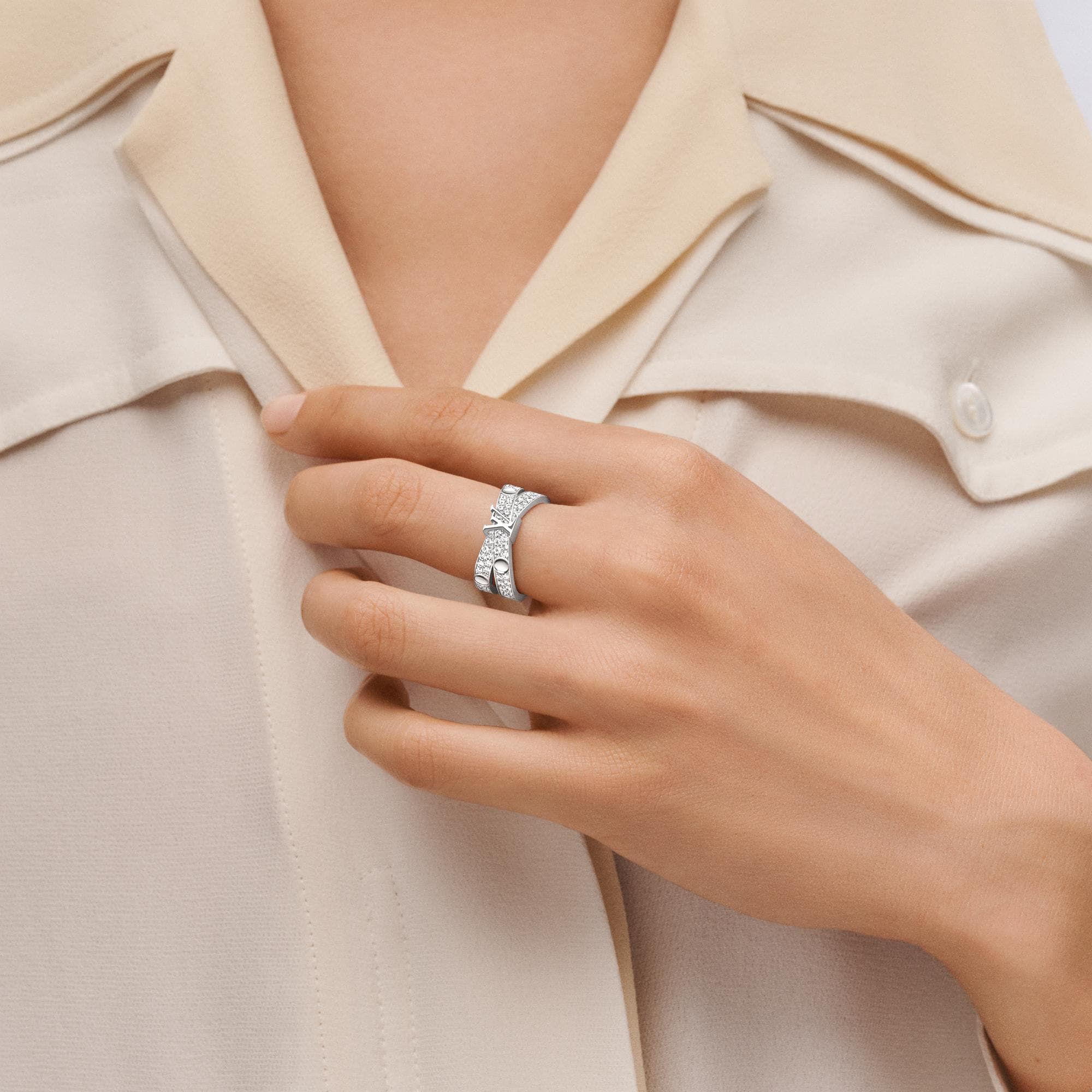 Anillo doble Empreinte de oro blanco y diamantes  Joyería Categorías Joyería | LOUIS VUITTON (Zoom de producto)