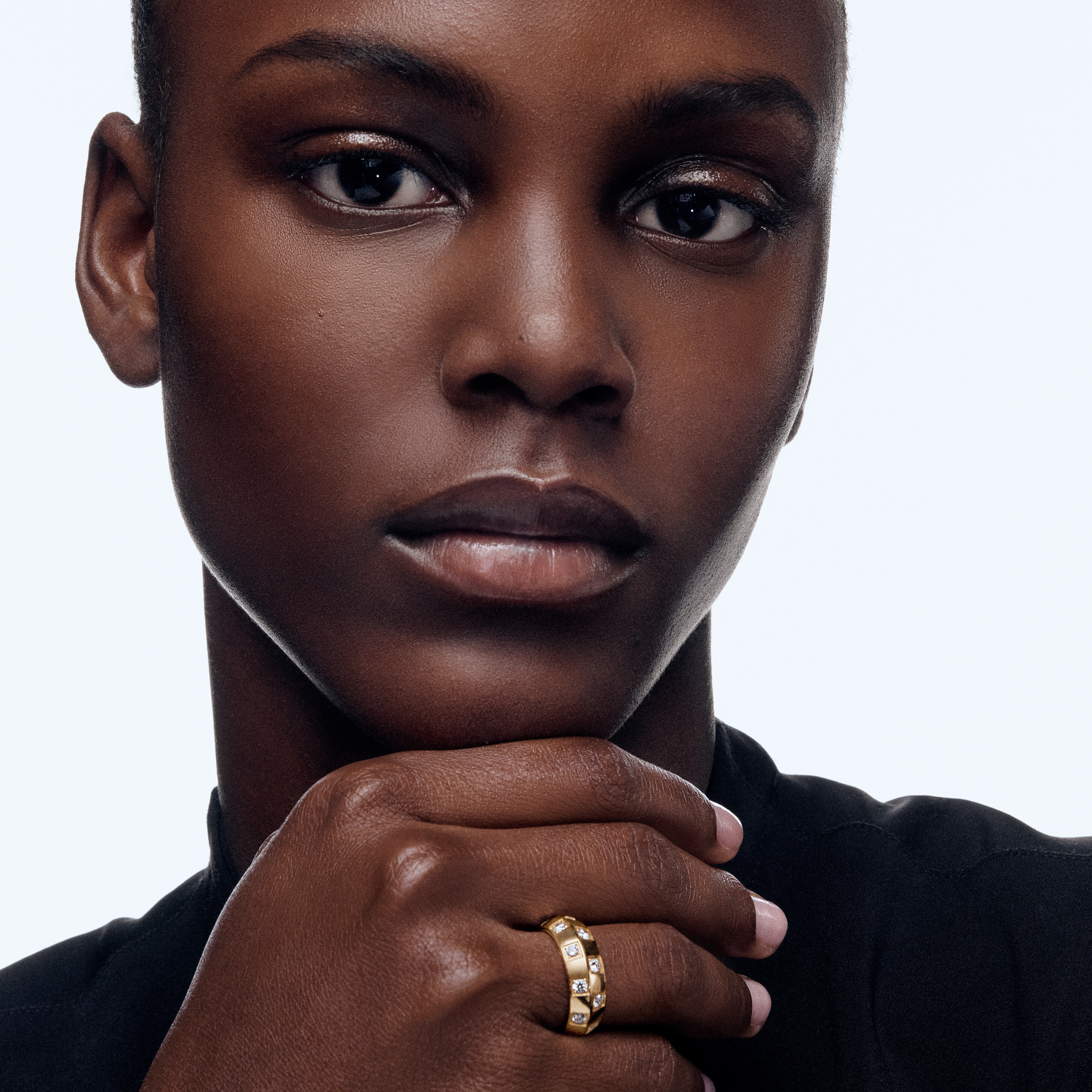 Anillo grande Le Damier de Louis Vuitton de oro amarillo y diamantes  Joyería Categorías Anillos | LOUIS VUITTON (Zoom de producto)