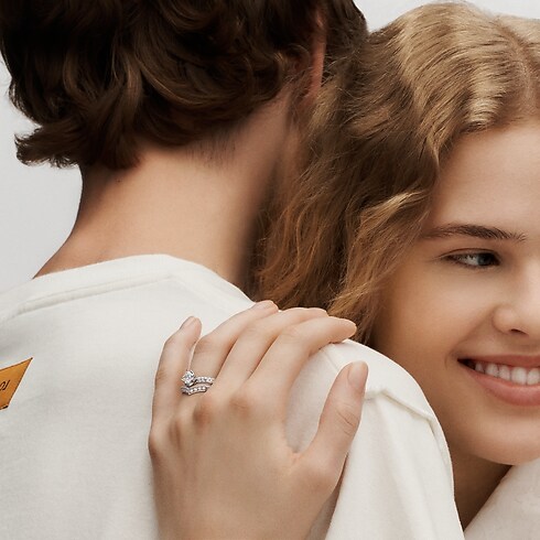 Anillo LV Diamonds V con pavé de platino Joyería Categorías Wedding Bands | LOUIS VUITTON (Zoom de producto)