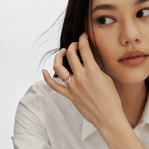 Anillo LV Diamonds V de oro rosa Joyería Categorías Wedding Bands | LOUIS VUITTON (Zoom de producto)