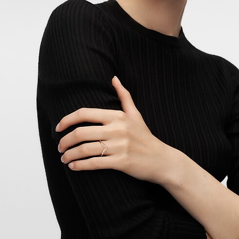 Anillo LV Diamonds V de oro rosa con pavé Joyería Categorías Wedding Bands | LOUIS VUITTON (Zoom de producto)