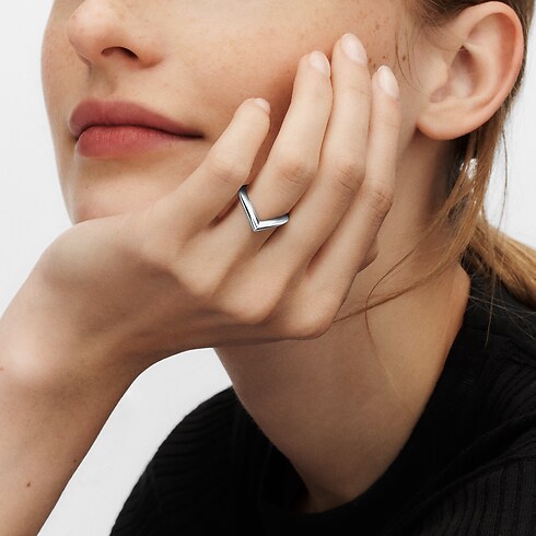 Anillo LV Diamonds V de platino Joyería Categorías Wedding Bands | LOUIS VUITTON (Zoom de producto)