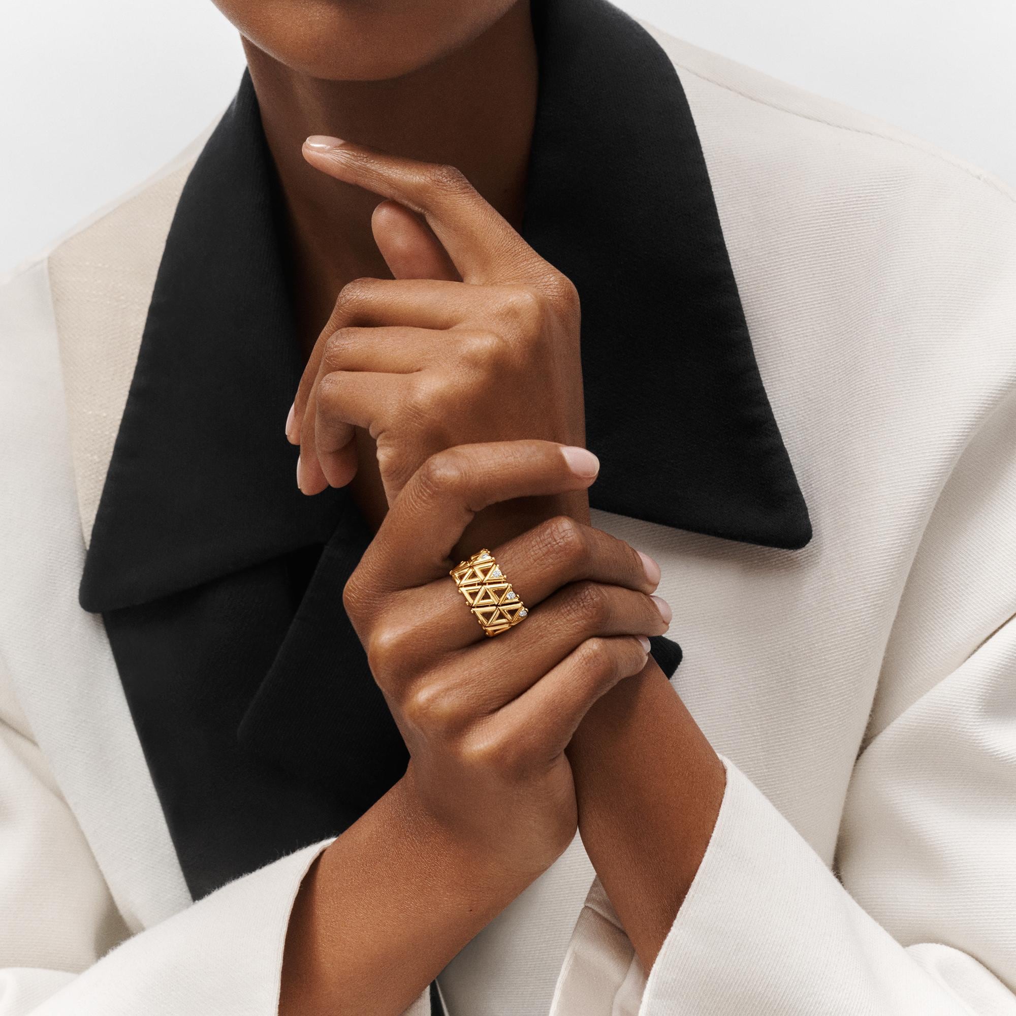 Anillo LV Volt Mesh de oro amarillo y diamantes  Joyería Categorías Joyería | LOUIS VUITTON (Zoom de producto)