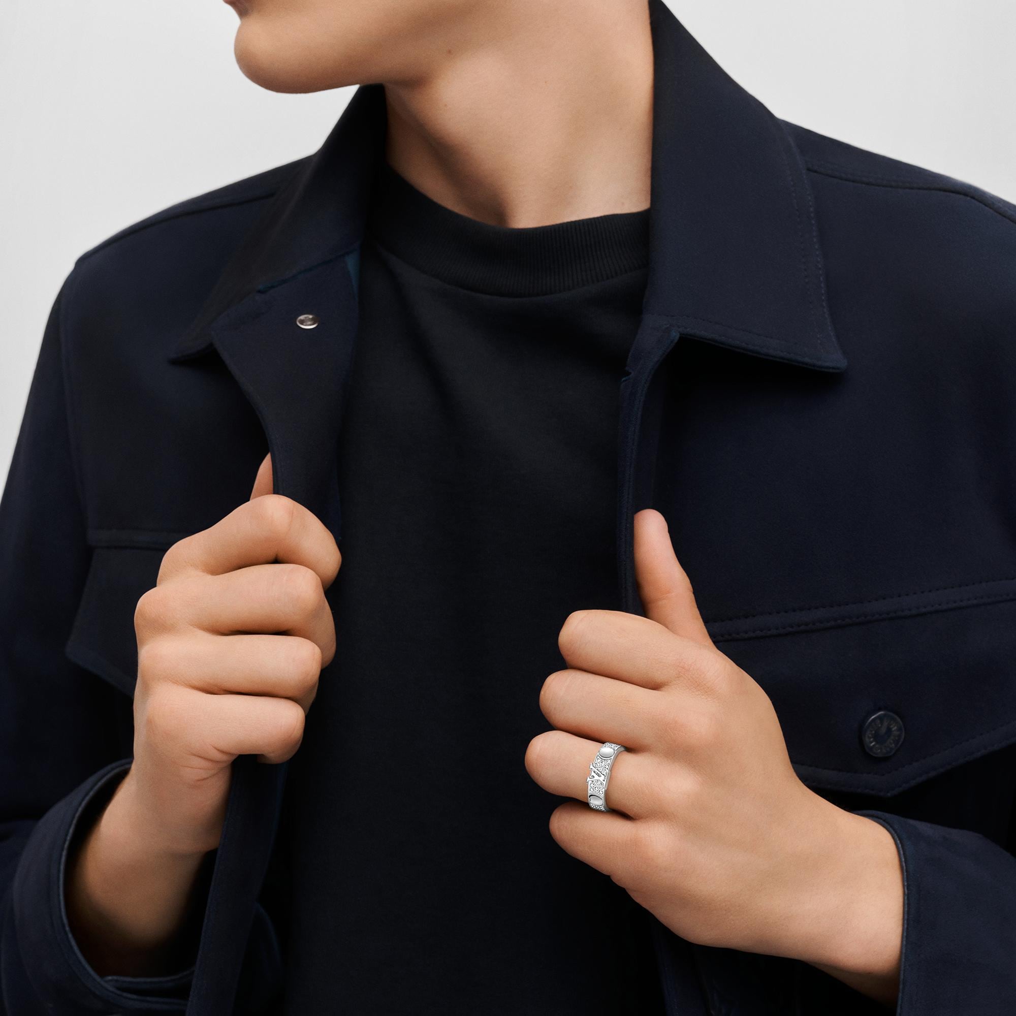 Anillo mediano Empreinte de oro blanco y diamantes  Joyería Categorías Anillos | LOUIS VUITTON (Zoom de producto)