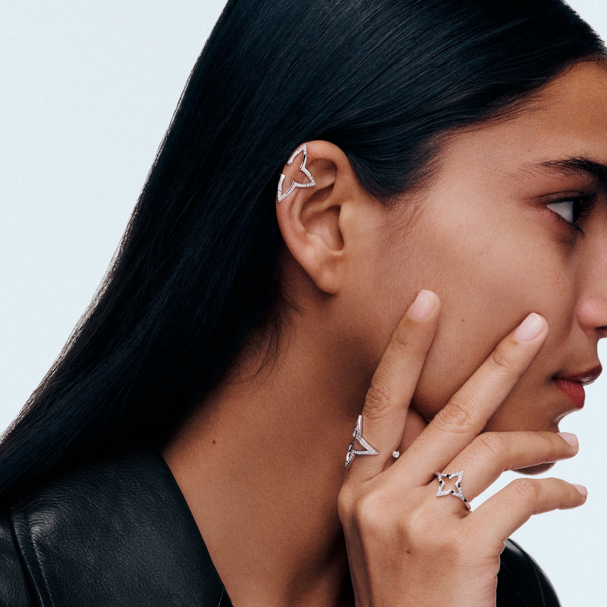 Anillo Ombre Blossom de oro blanco y diamantes  Joyería Categorías Anillos | LOUIS VUITTON (Zoom de producto)