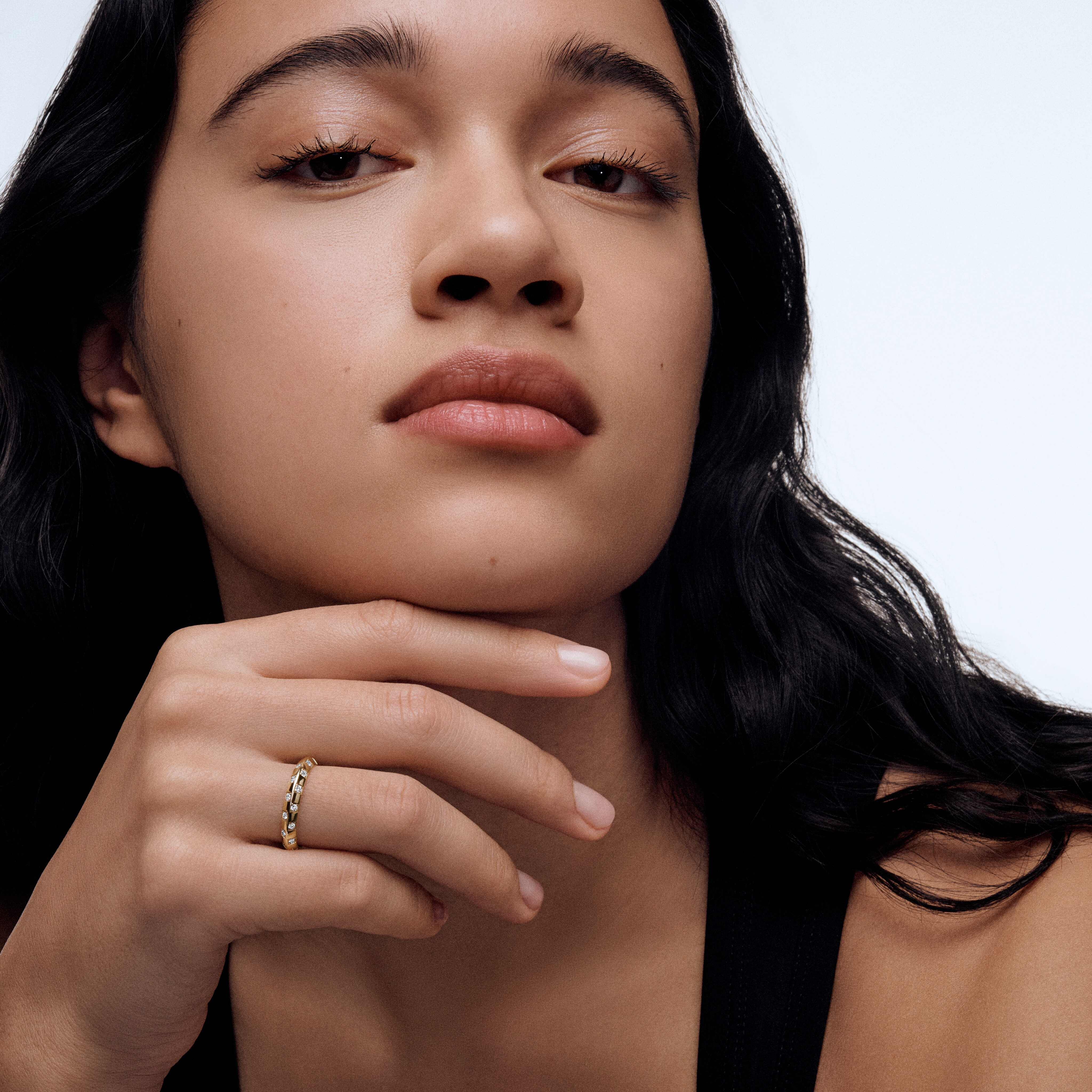 Anillo pequeño Le Damier de Louis Vuitton de oro amarillo y diamantes  Joyería Categorías Anillos | LOUIS VUITTON (Zoom de producto)