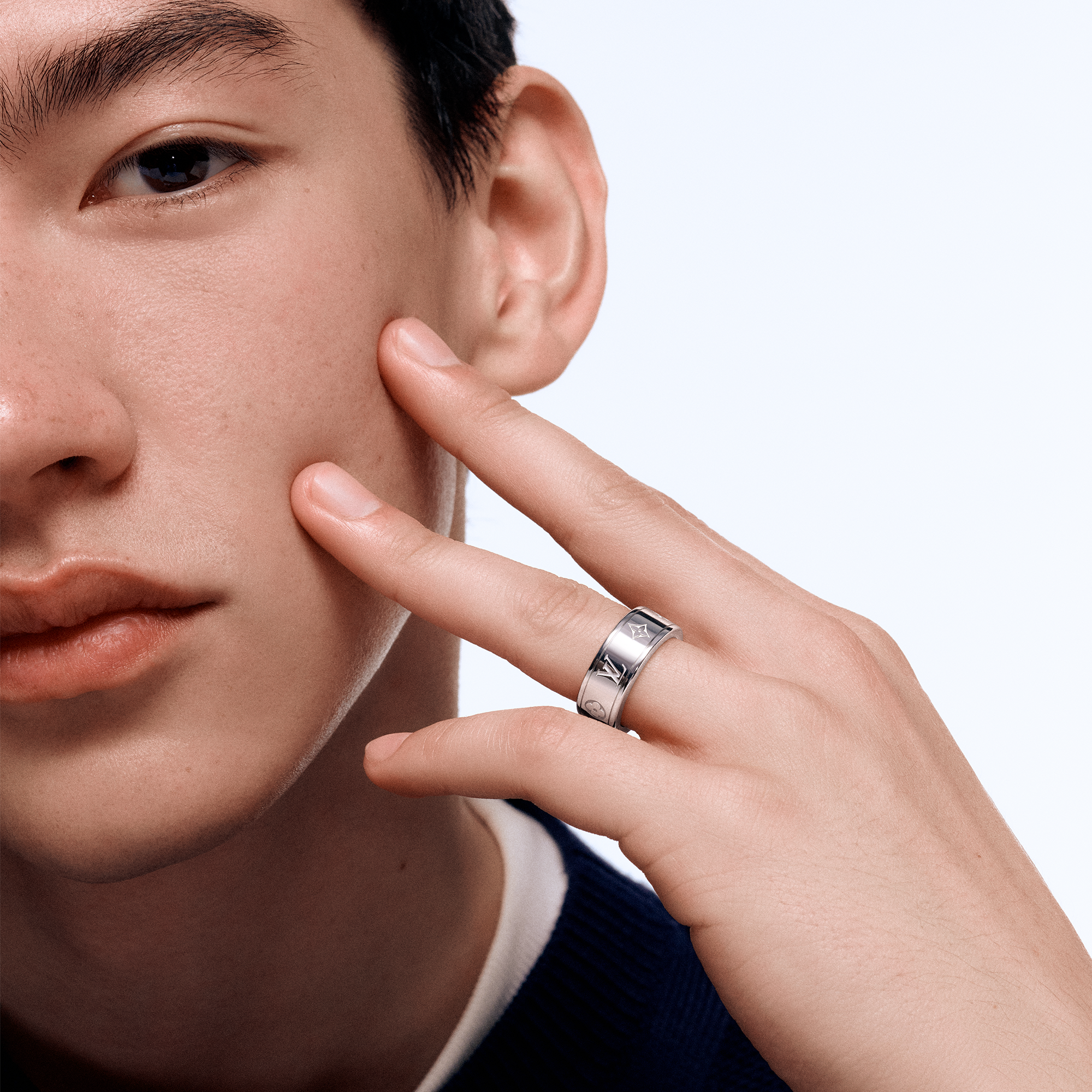 Anillo pequeño Les Gastons Vuitton de oro blanco  Joyería Categorías Anillos | LOUIS VUITTON (Zoom de producto)