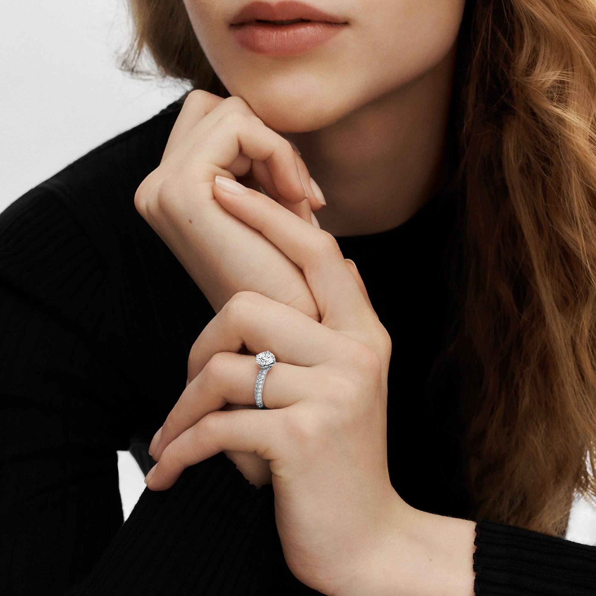 Anillo solitario con pavé LV Diamonds, talla brillante  Joyería Colecciones LV Diamonds | LOUIS VUITTON (Zoom de producto)