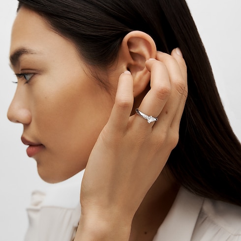 Anillo solitario LV Diamonds, talla LV Monogram Star Joyería Colecciones LV Diamonds | LOUIS VUITTON (Zoom de producto)