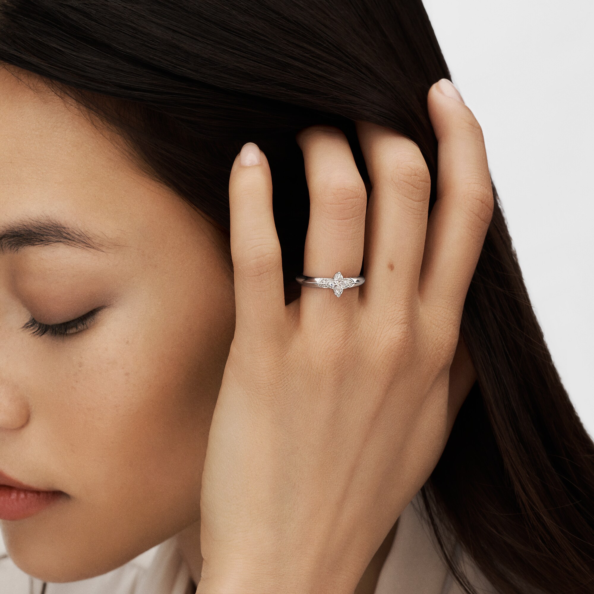 Anillo solitario LV Diamonds, talla LV Monogram Star  Joyería Colecciones LV Diamonds | LOUIS VUITTON (Zoom de producto)