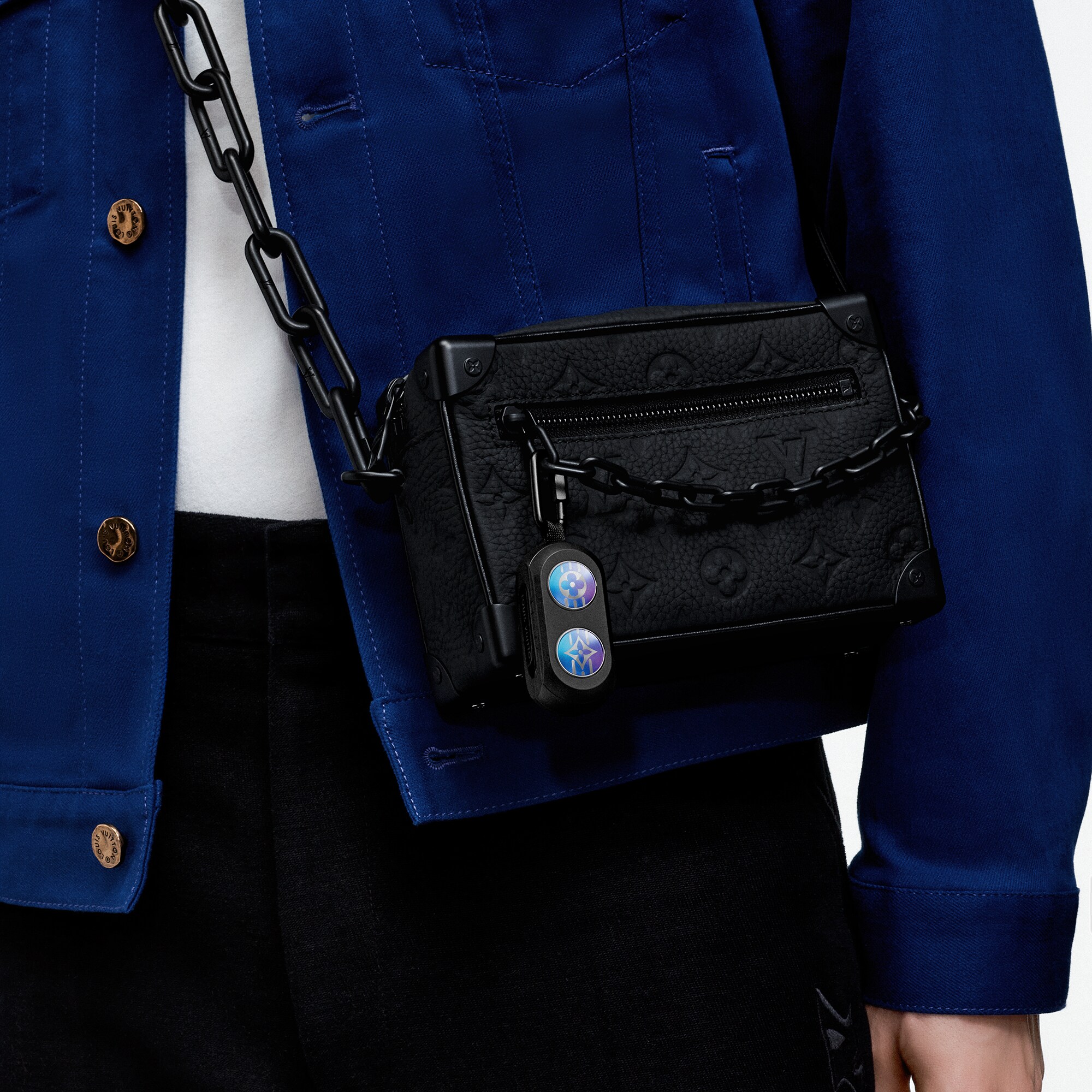 Auriculares Louis Vuitton Horizon Light Up - Azul violáceo con efecto degradado  Baúles, Viaje y Hogar Accesorios tecnológicos Audio, relojes conectados y accesorios | LOUIS VUITTON (Zoom de producto)