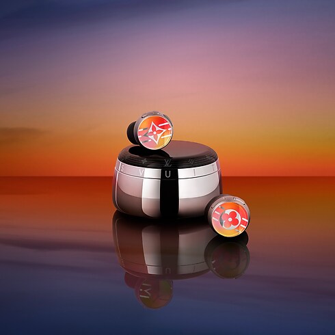 Auriculares Louis Vuitton Horizon Light Up - Diseño degradado en tonos rojos y naranjas Baúles, Viaje y Hogar Accesorios tecnológicos Audio, relojes conectados y accesorios | LOUIS VUITTON (Zoom de producto)