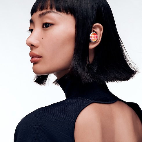 Auriculares Louis Vuitton Horizon Light Up - Diseño degradado en tonos rojos y naranjas Baúles, Viaje y Hogar Accesorios tecnológicos Audio, relojes conectados y accesorios | LOUIS VUITTON (Zoom de producto)