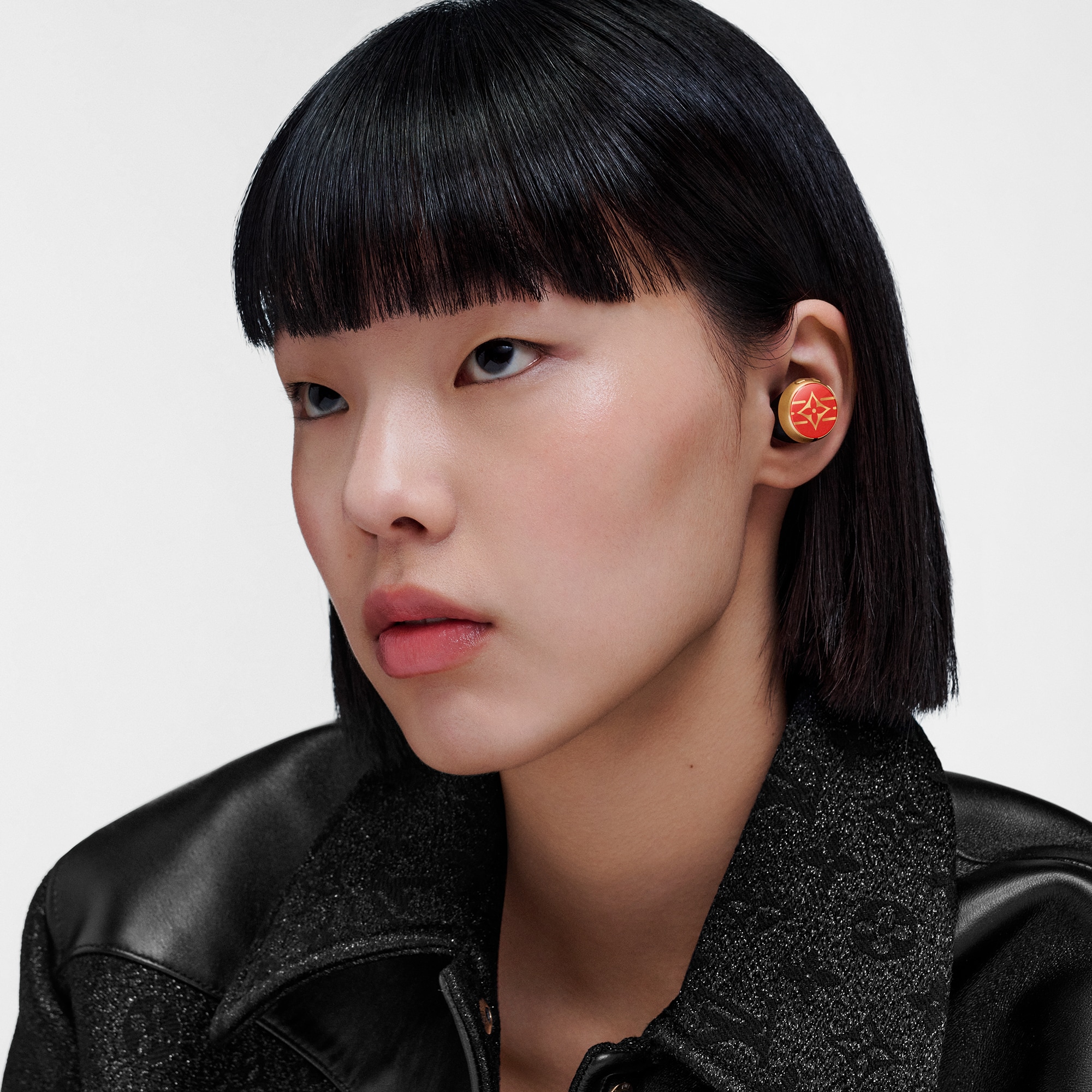 Auriculares Louis Vuitton Horizon Light Up - Rojo  Baúles, Viaje y Hogar Accesorios tecnológicos Audio, relojes conectados y accesorios | LOUIS VUITTON (Zoom de producto)