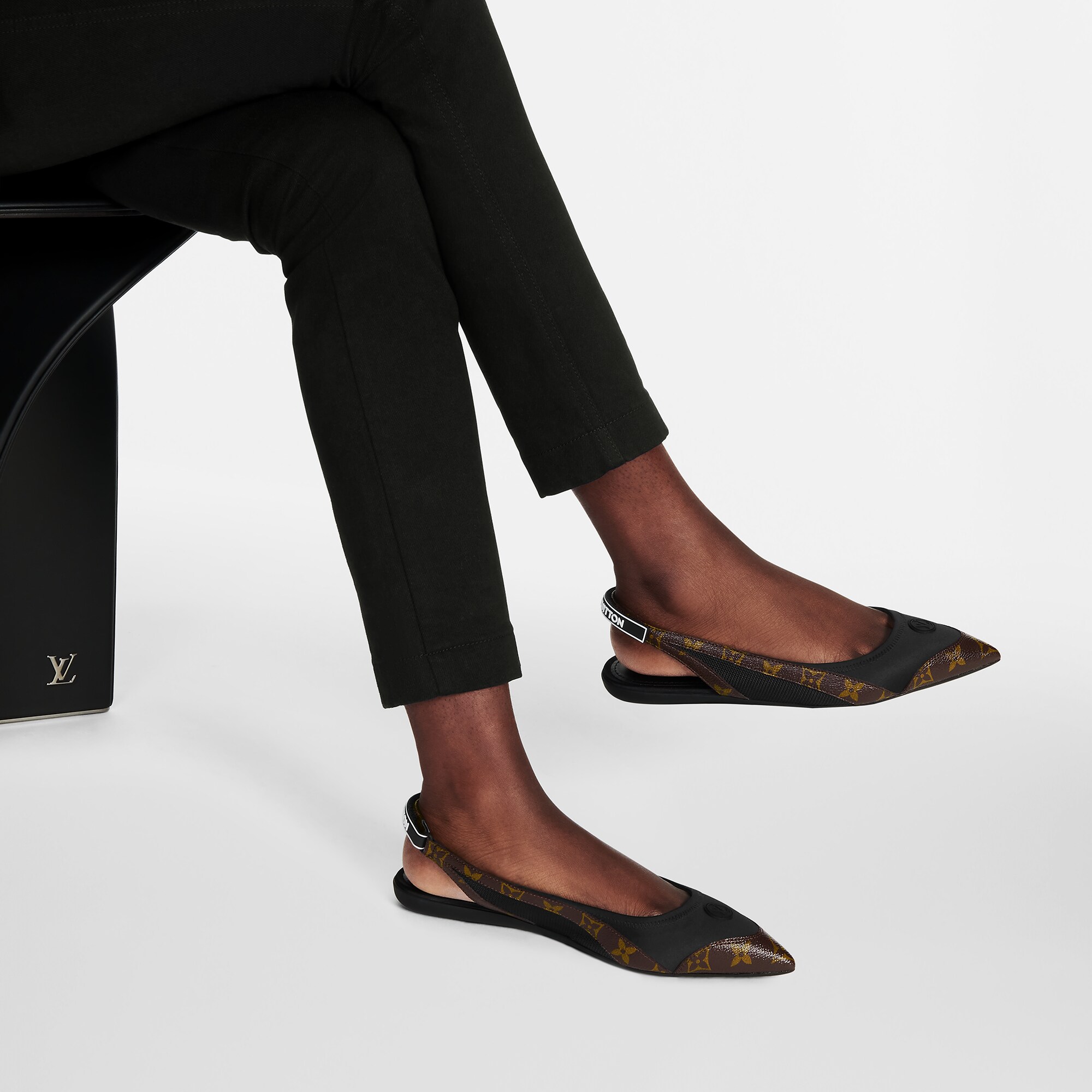 Bailarina plana destalonada Archlight  Hombre Discontinued Product Obs 8 | LOUIS VUITTON (Zoom de producto)