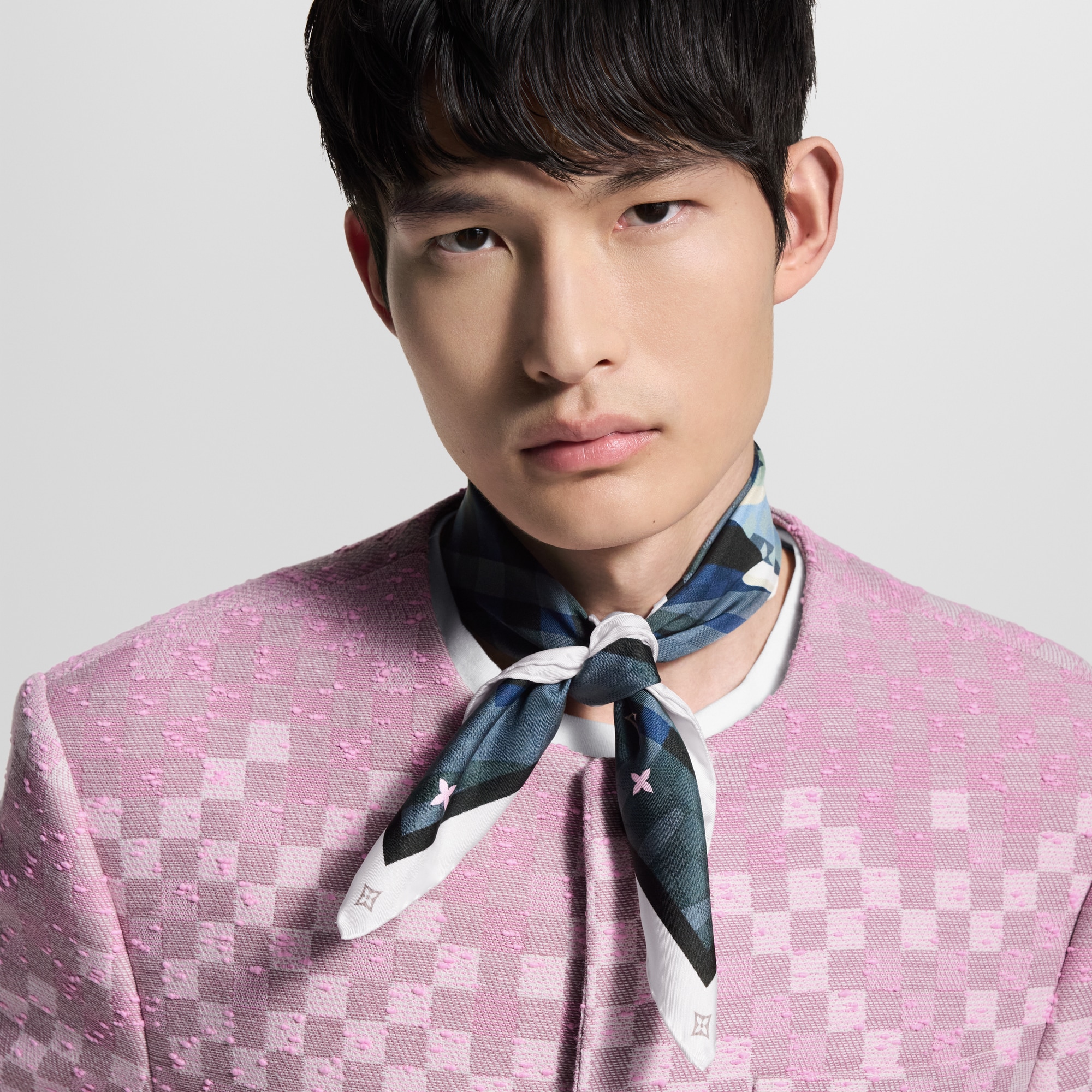 Bandana Damier Koi S00 Hombre Accesorios Seda y bandanas | LOUIS VUITTON (Zoom de producto)