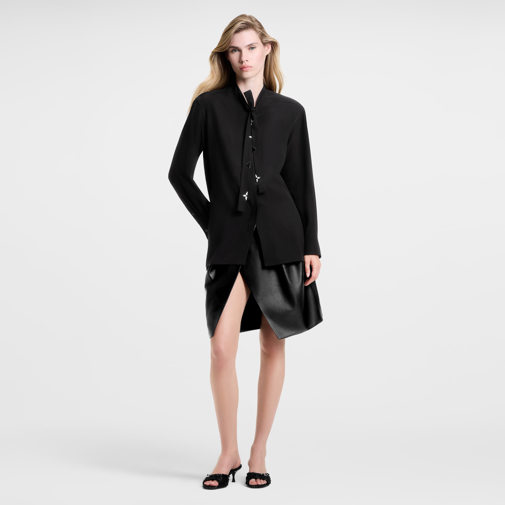 Blusa Monogram con chalina  Mujer Prêt-à-Porter Tops | LOUIS VUITTON (Zoom de producto)