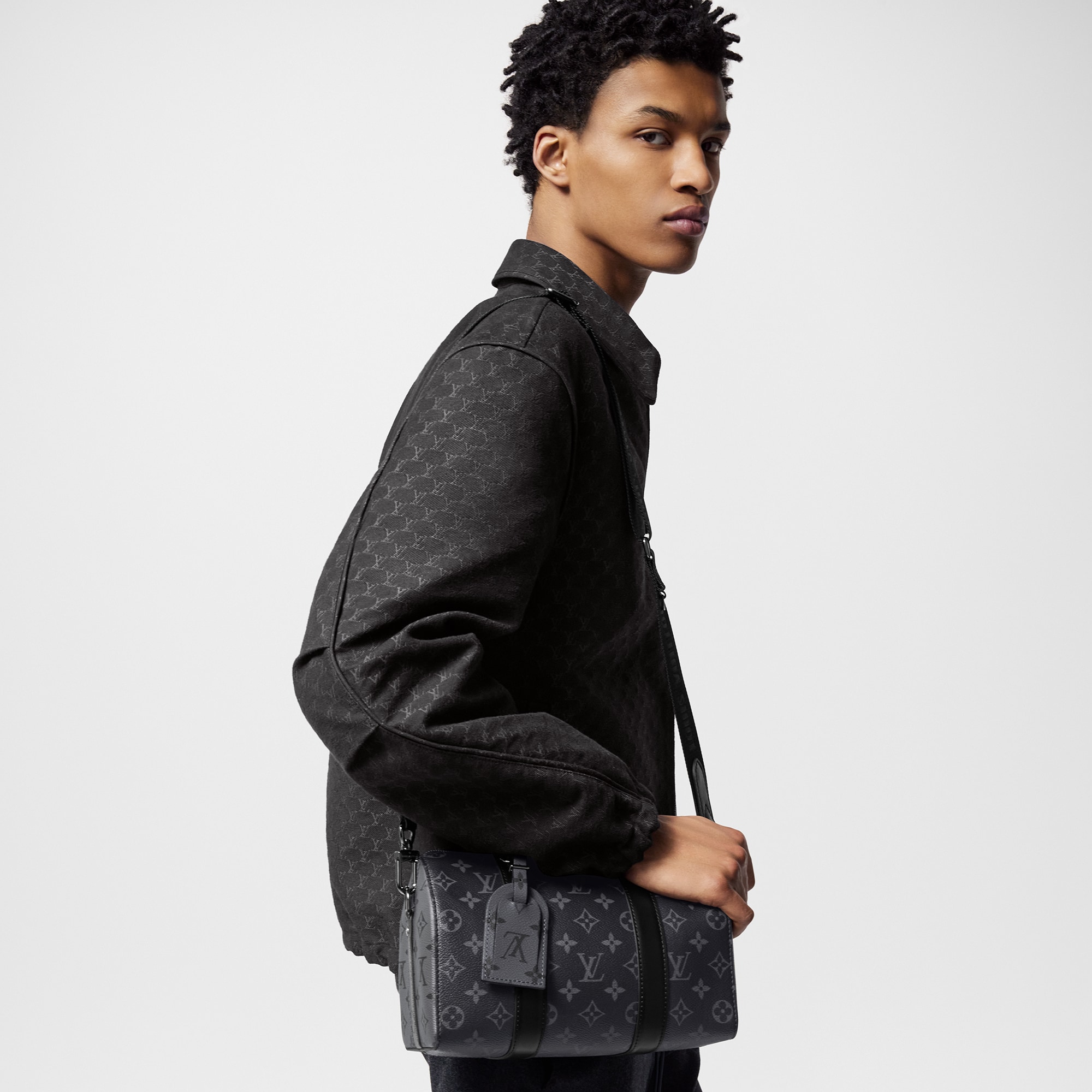 Bolso City Keepall Monogram Eclipse Novedades Holiday Selección para él | LOUIS VUITTON (Zoom de producto)