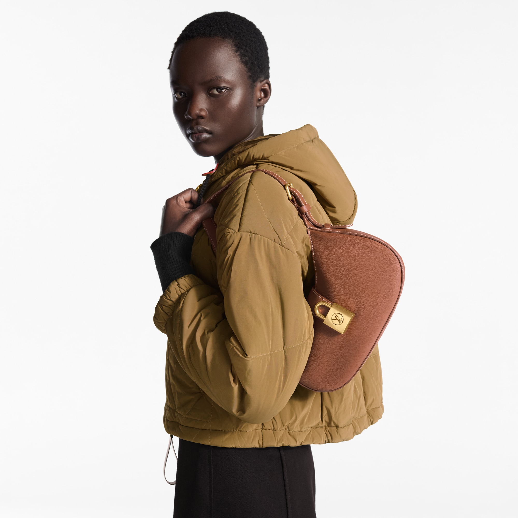 Bolso Low Key Shoulder Bag Discreto Mujer Bolsos Bolsos | LOUIS VUITTON (Zoom de producto)