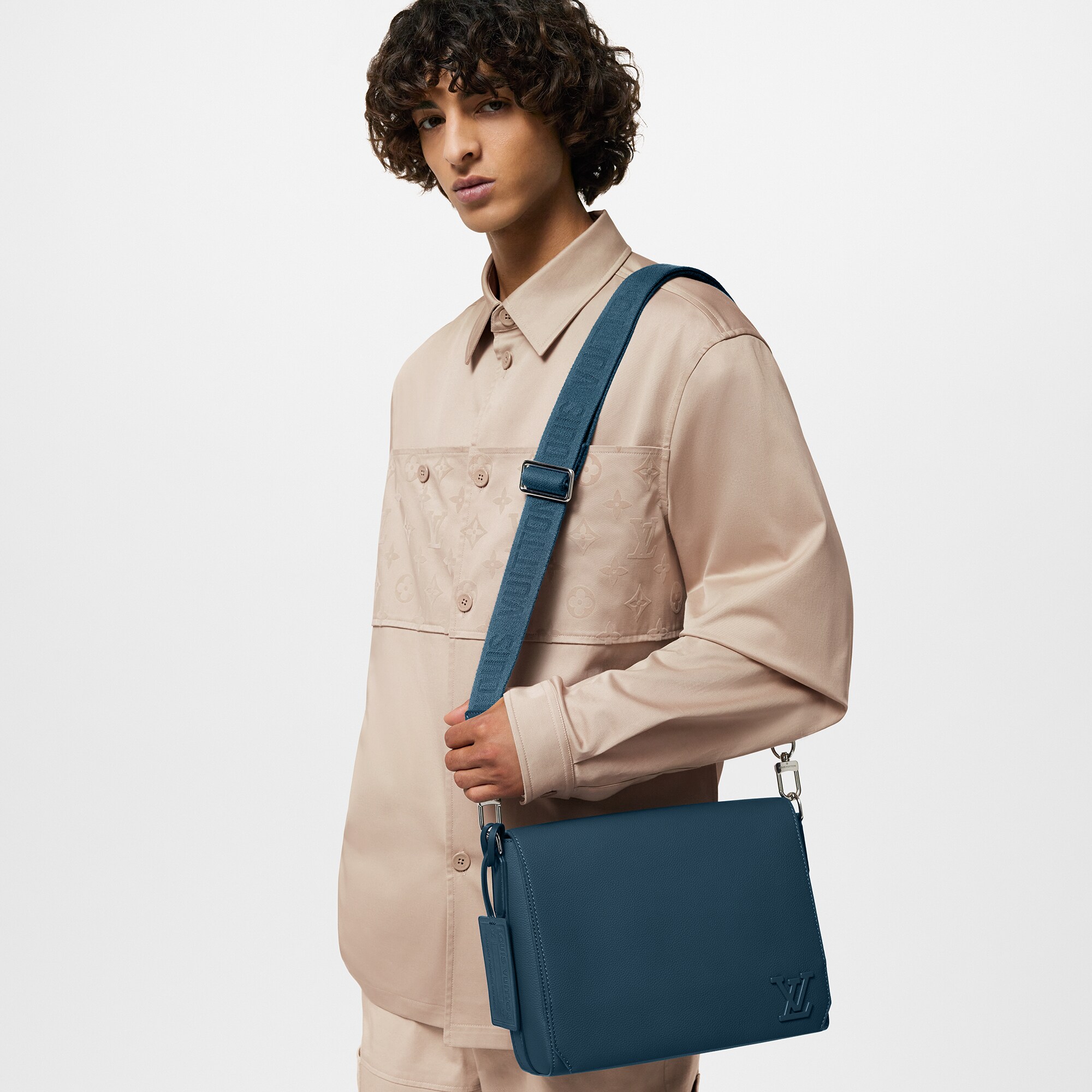 Bolso Messenger Takeoff LV Aerogram Novedades Holiday Selección para él | LOUIS VUITTON (Zoom de producto)