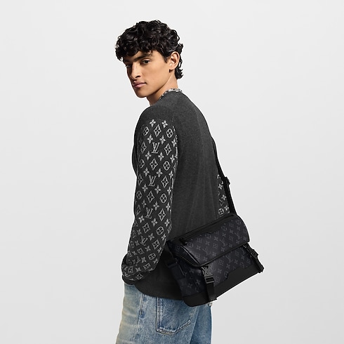 Bolso Messenger Voyager PM Monogram Eclipse Bolsos y pequeña marroquinería Bolso de hombre Novedades | LOUIS VUITTON (Zoom de producto)