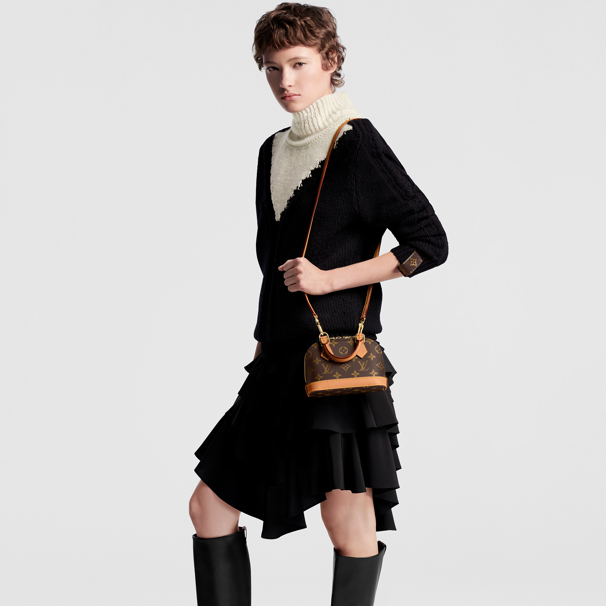 Bolso Nano Alma Lona Monogram Mujer Carteras y pequeña marroquinería Carteras con cadena y mini bolsos | LOUIS VUITTON (Zoom de producto)