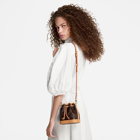 Bolso Nano Noé Lona Monogram Mujer Carteras y pequeña marroquinería Todas las carteras y pequeña marroquinería | LOUIS VUITTON (Zoom de producto)