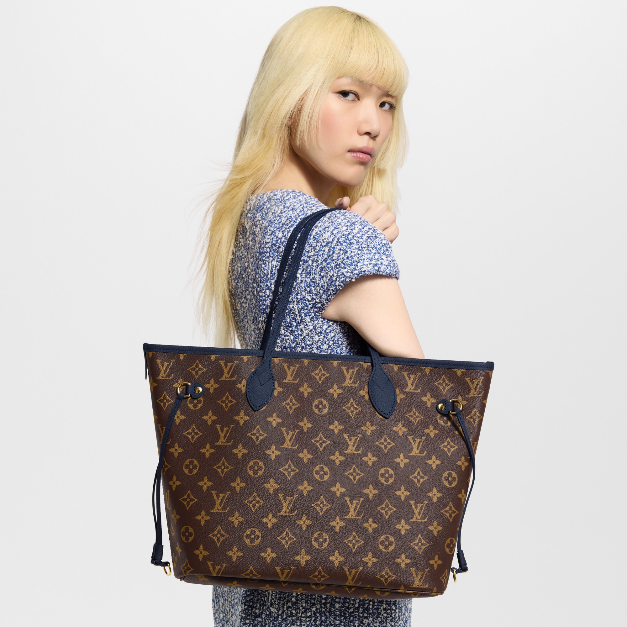 Bolso Neverfull Inside Out MM  Bolsos y pequeña marroquinería Bolsos de mujer Icónicos Louis Vuitton | LOUIS VUITTON (Zoom de producto)