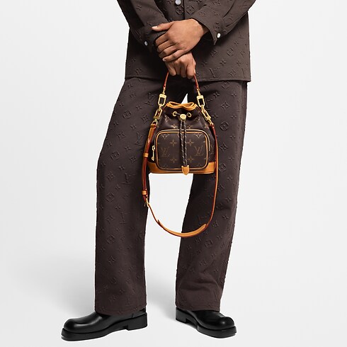 Bolso Noé Cargo autres_cuirs_monogram Bolsos y pequeña marroquinería Bolso de hombre Novedades | LOUIS VUITTON (Zoom de producto)