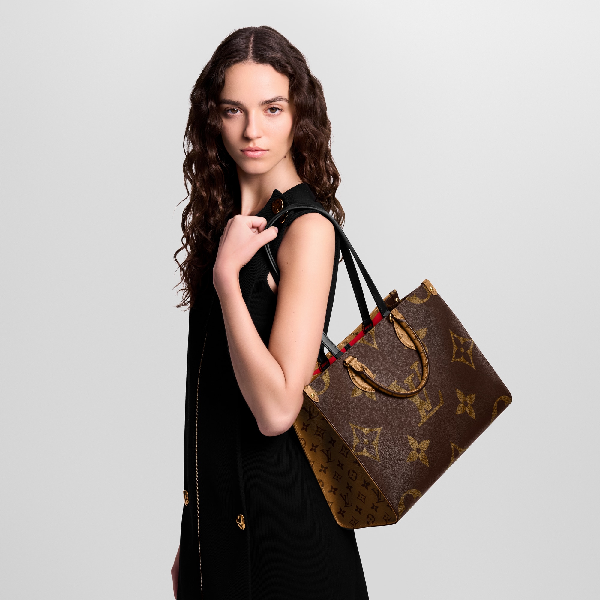 Bolso OnTheGo MM Lona Monogram Mujer Bolsos Bolsos | LOUIS VUITTON (Zoom de producto)