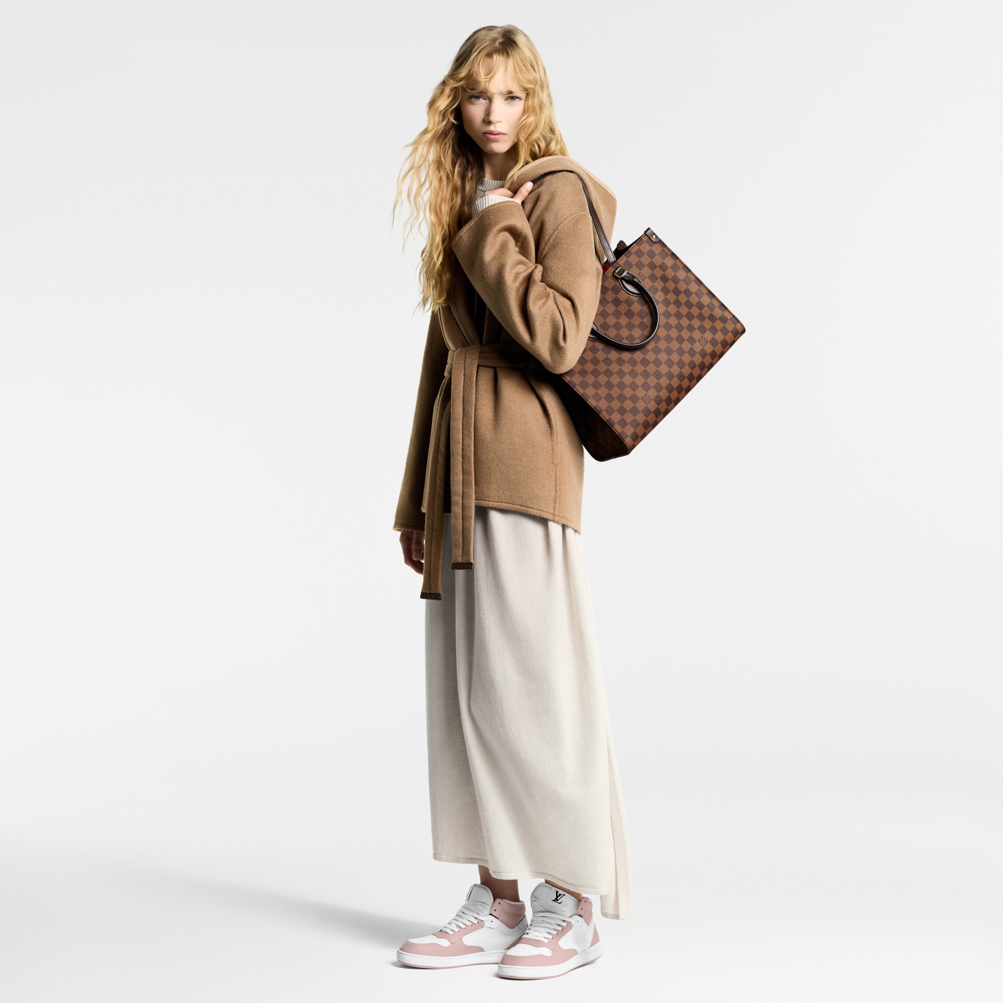 Bolso OnTheGo MM Lona Damier Ebène Bolsos y pequeña marroquinería Bolsos de mujer Icónicos Louis Vuitton | LOUIS VUITTON (Zoom de producto)