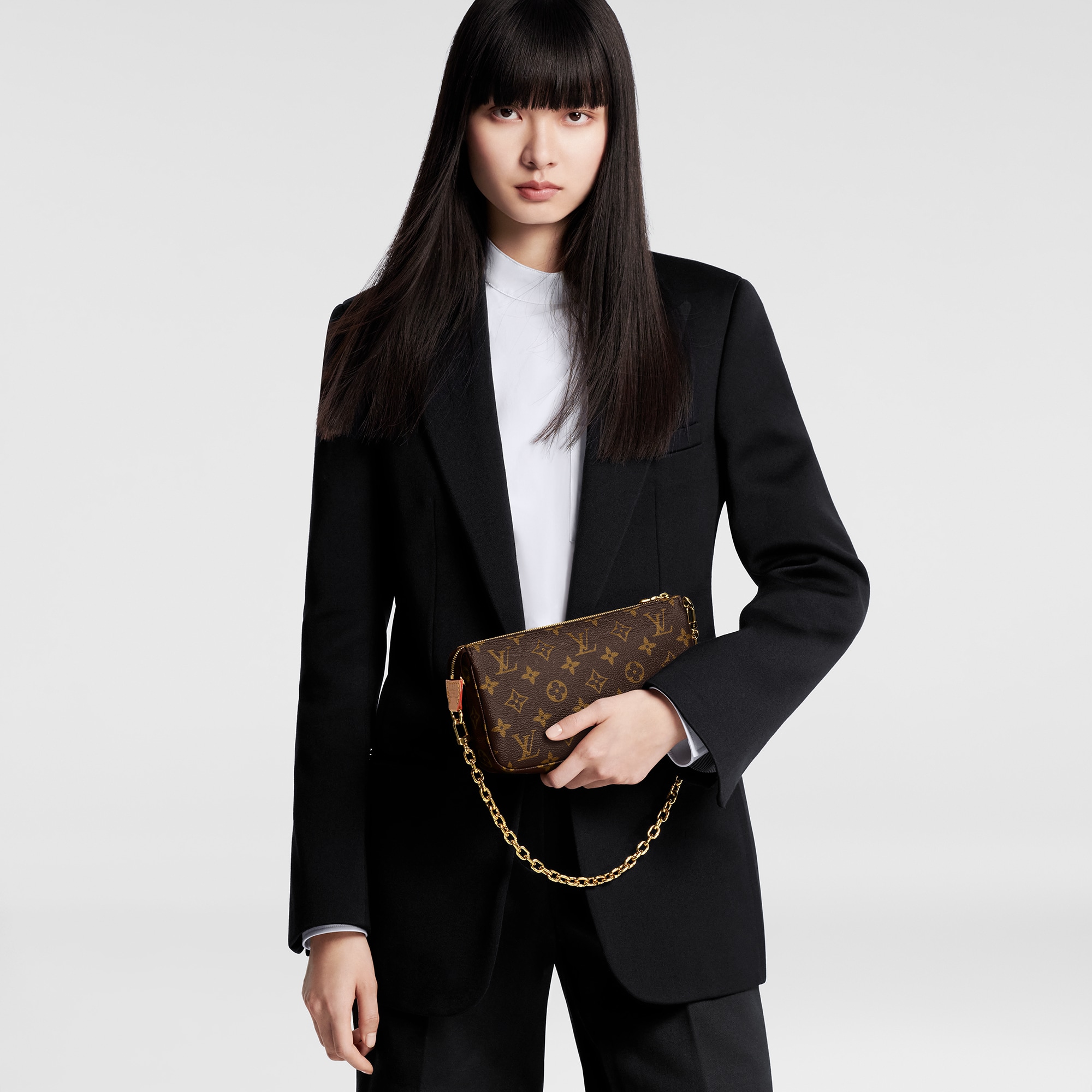 Bolso Pochette Accessoires Lona Monogram Mujer Carteras y pequeña marroquinería Carteras con cadena y mini bolsos | LOUIS VUITTON (Zoom de producto)