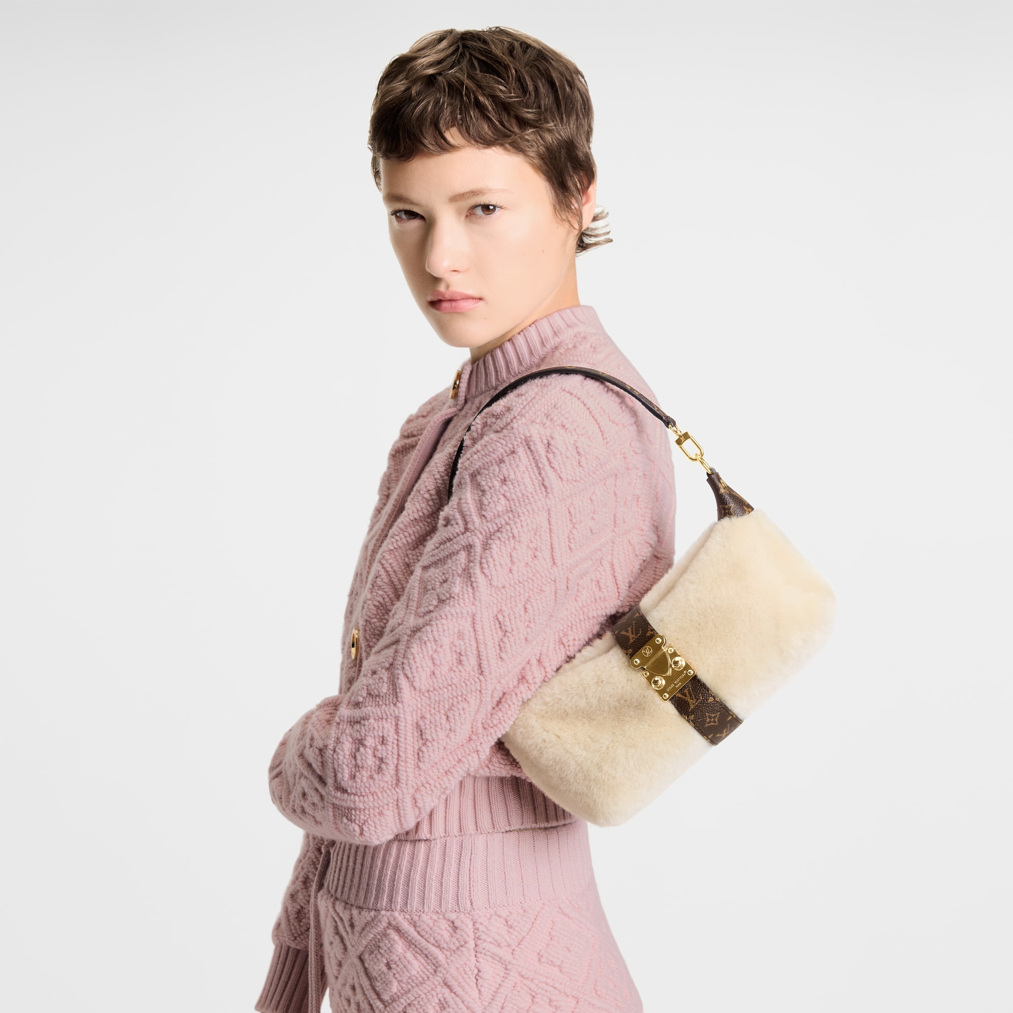 Bolso Pochette Mia  Mujer Carteras y pequeña marroquinería Carteras con cadena y mini bolsos | LOUIS VUITTON (Zoom de producto)