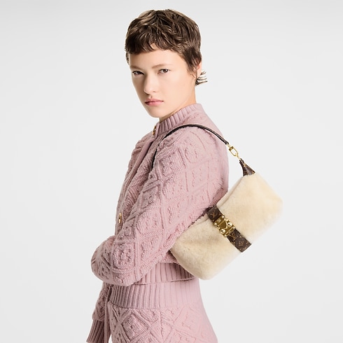 Bolso Pochette Mia Mujer Carteras y pequeña marroquinería Carteras con cadena y mini bolsos | LOUIS VUITTON (Zoom de producto)