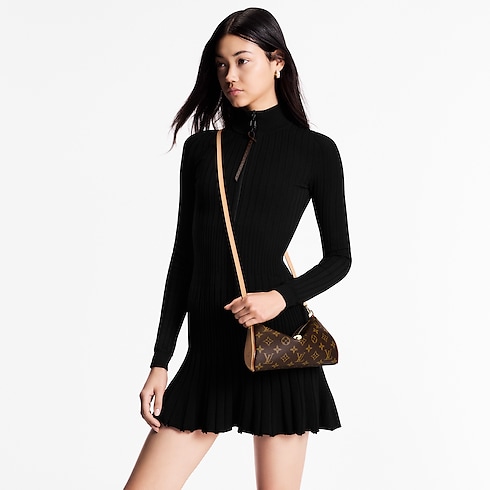 Bolso Pochette Tirette Lona Monogram Mujer Carteras y pequeña marroquinería Carteras con cadena y mini bolsos | LOUIS VUITTON (Zoom de producto)