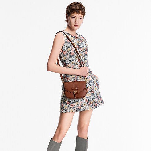 Bolso Saumur BB Piel Epi Mujer Bolsos Todas las colecciones | LOUIS VUITTON (Zoom de producto)