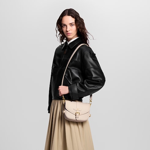 Bolso Saumur BB Piel Epi Mujer Bolsos Todas las colecciones | LOUIS VUITTON (Zoom de producto)