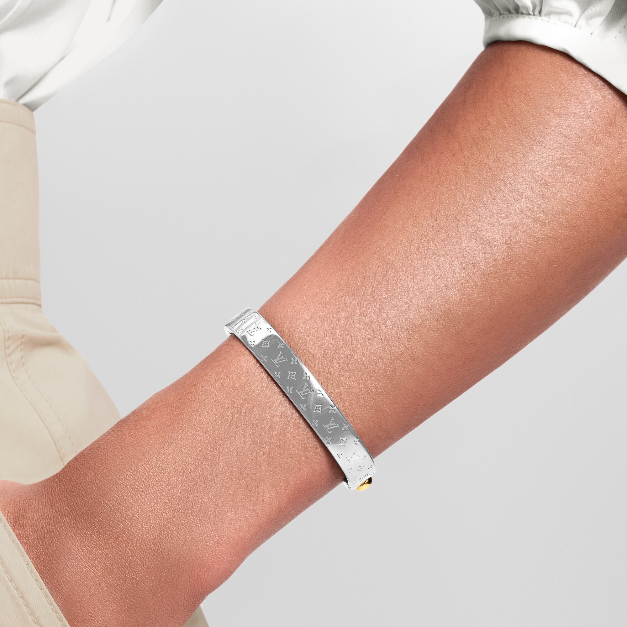 Brazalete abierto Nanogram S00 Mujer Bisutería Toda la bisutería | LOUIS VUITTON (Zoom de producto)