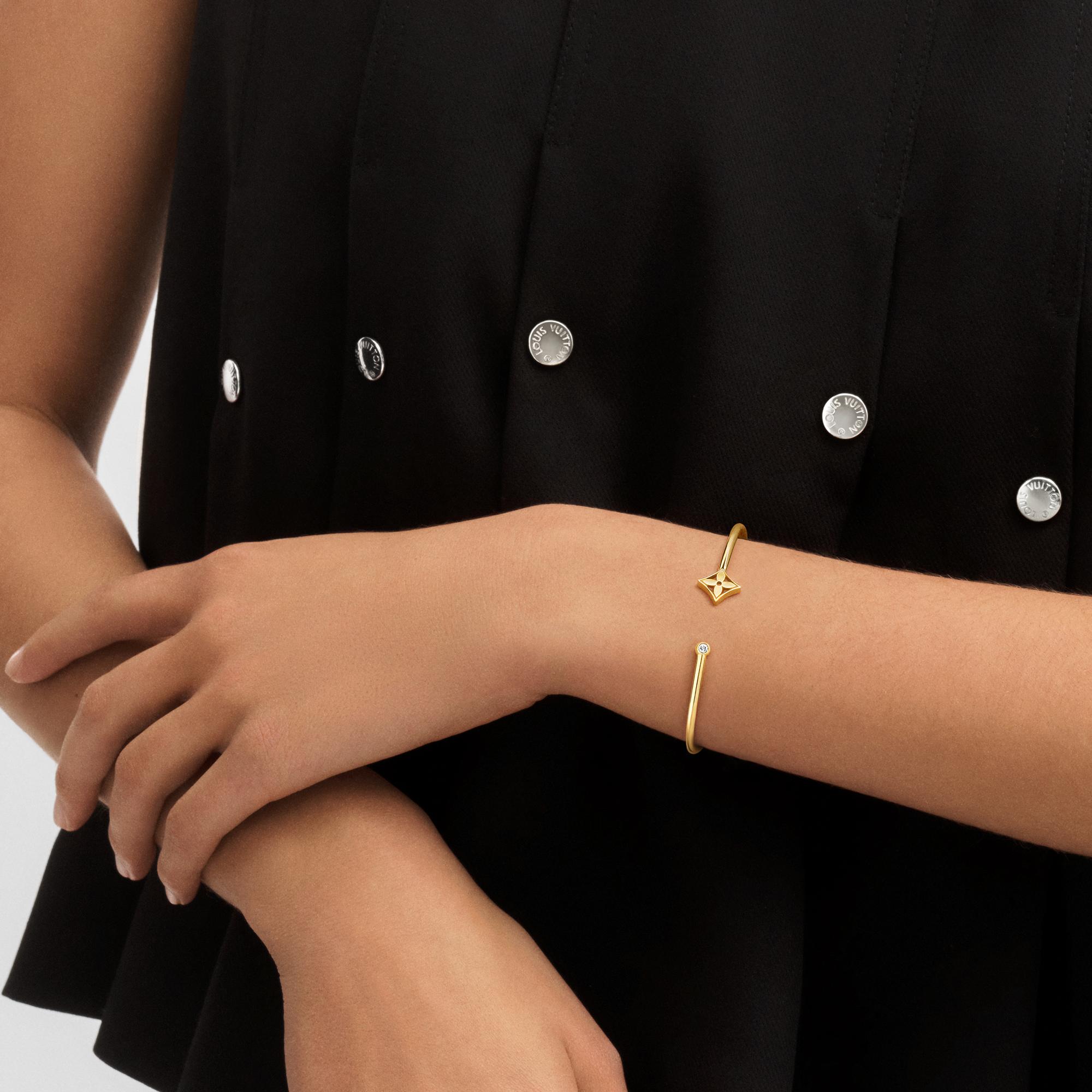 Brazalete Idylle Blossom Twist de oro amarillo  Joyería Categorías Joyería | LOUIS VUITTON (Zoom de producto)