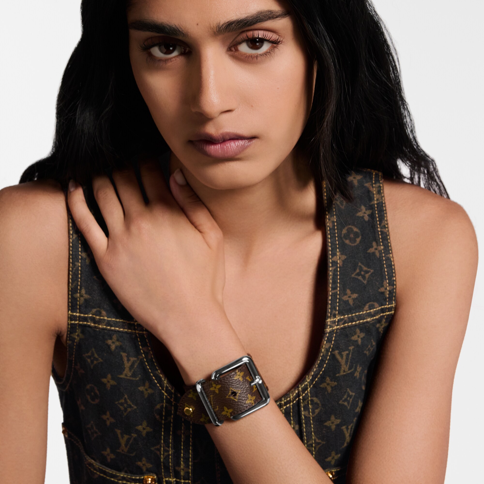 Brazalete LV Emblem  Mujer Bisutería Pulseras | LOUIS VUITTON (Zoom de producto)