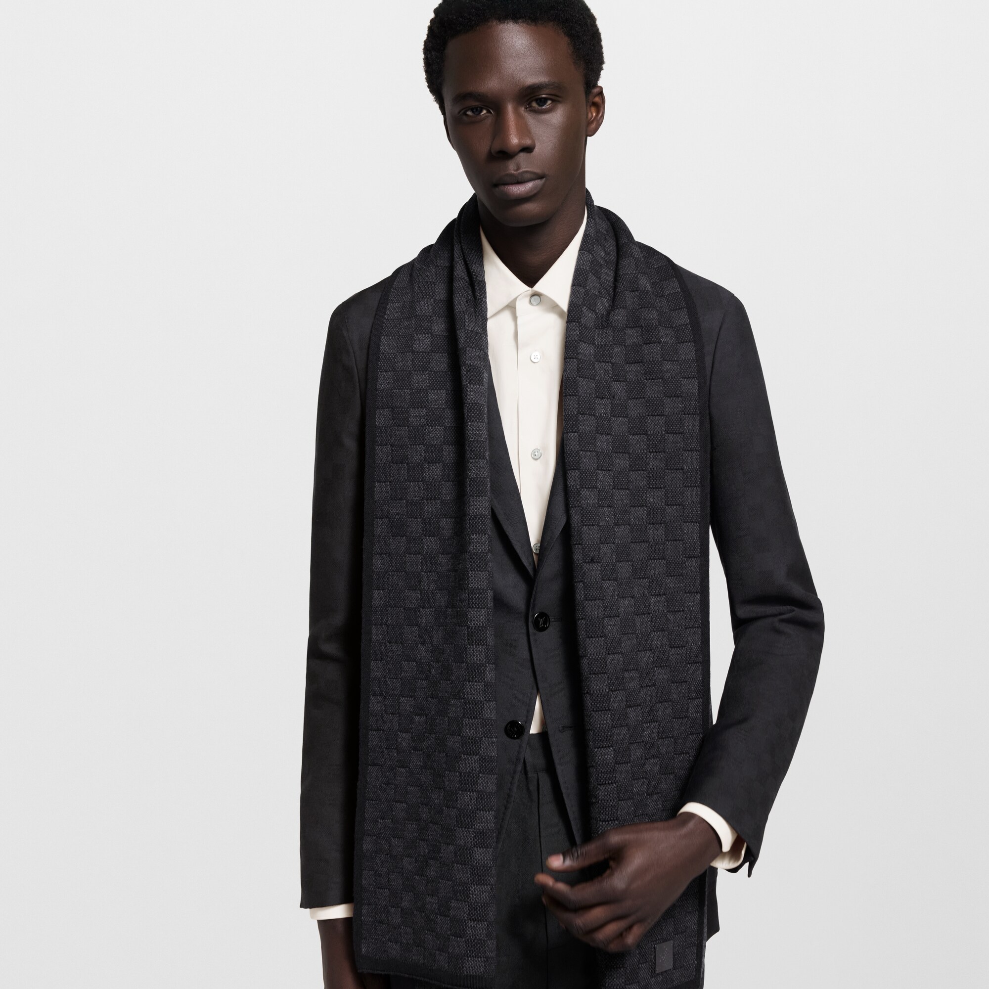 Bufanda Néo Petit Damier S00 Hombre Accesorios Nuevo esta temporada | LOUIS VUITTON (Zoom de producto)