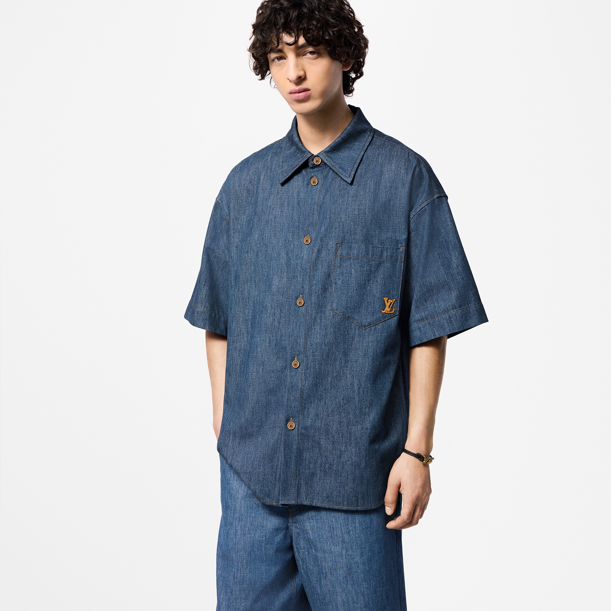 Camisa de manga corta en chambray de algodón  Hombre Prêt-à-Porter Camisas | LOUIS VUITTON (Zoom de producto)